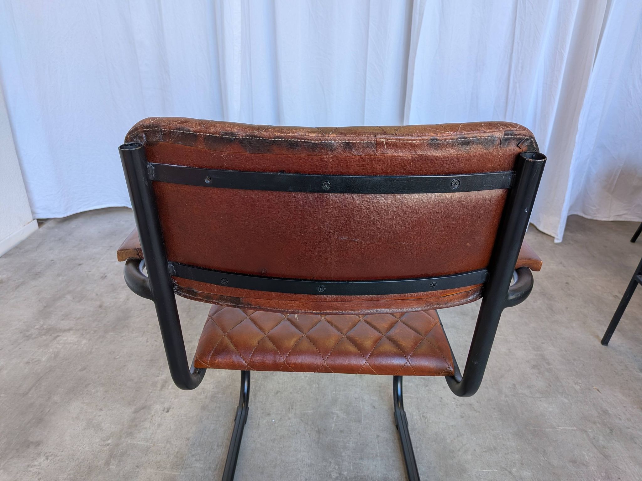 Chaise de salle à manger en cuir matelassé vintage : fauteuil de bureau industriel