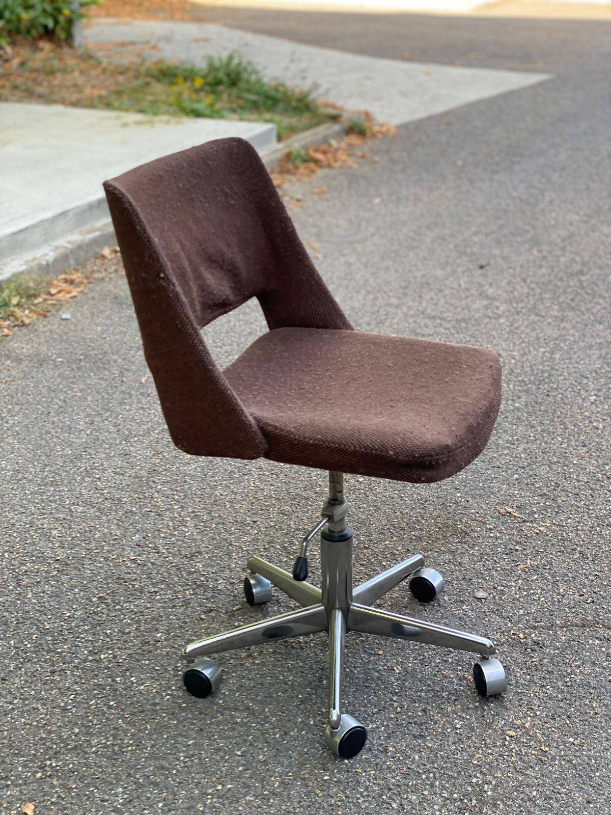Vintage Scandinavian swivel office chair 1980s
