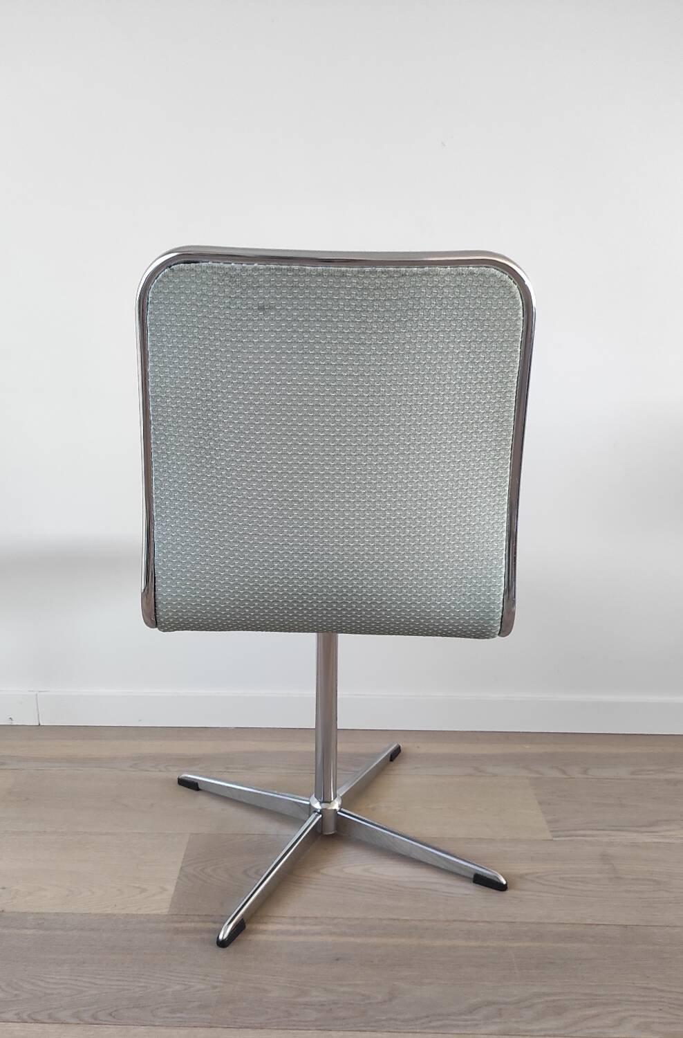 Suite de 6 chaises pivotantes Roche Bobois, 70's