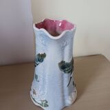 Antique pitcher in slipware, St-Clément.