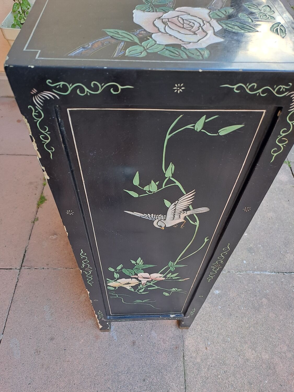 Black chinoiserie lacquer cabinet