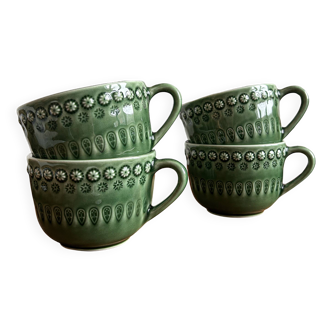Set of 4 cups and plates