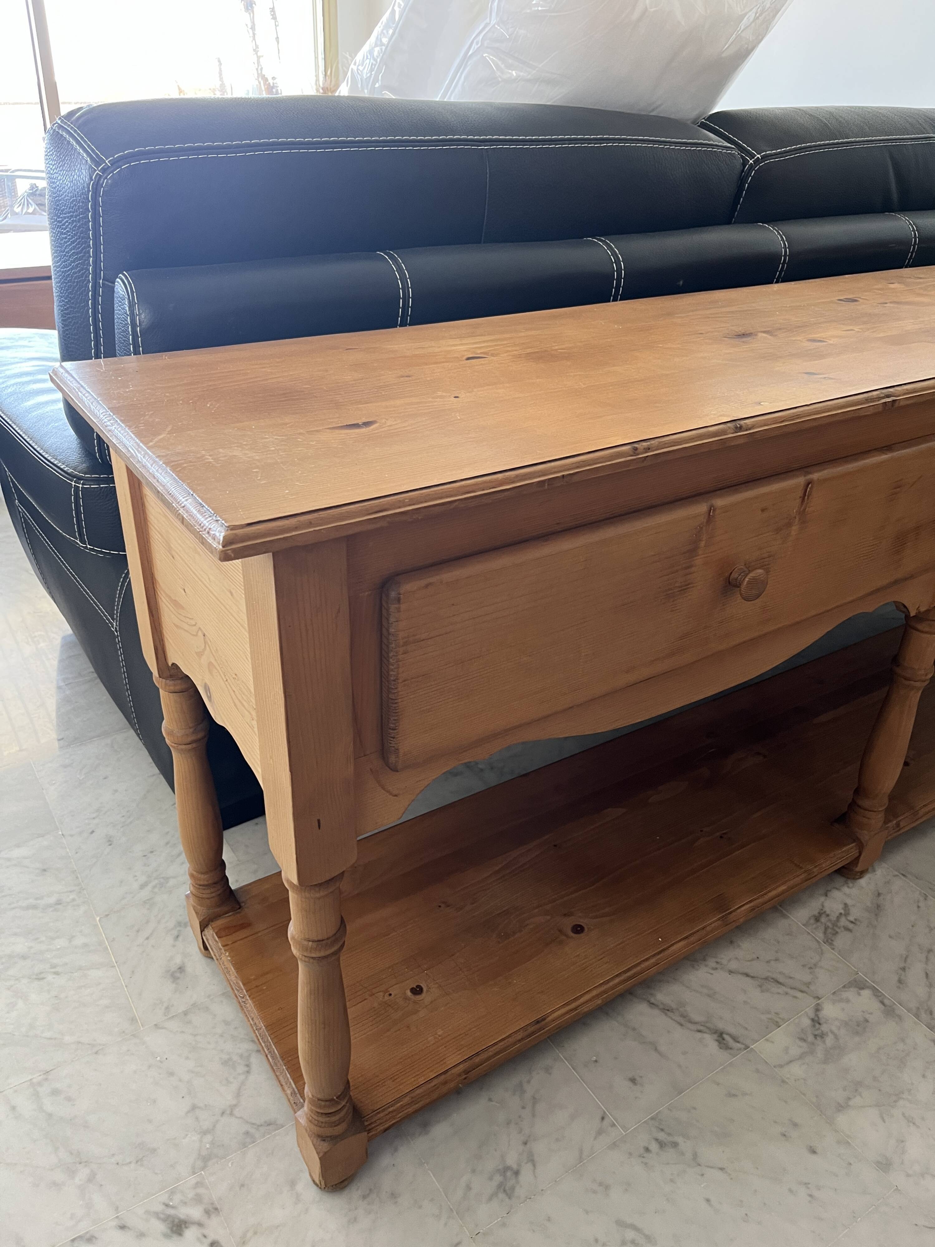 Draper console with 2 drawers