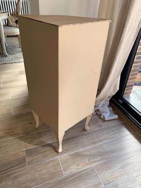 Corner cabinet - notch