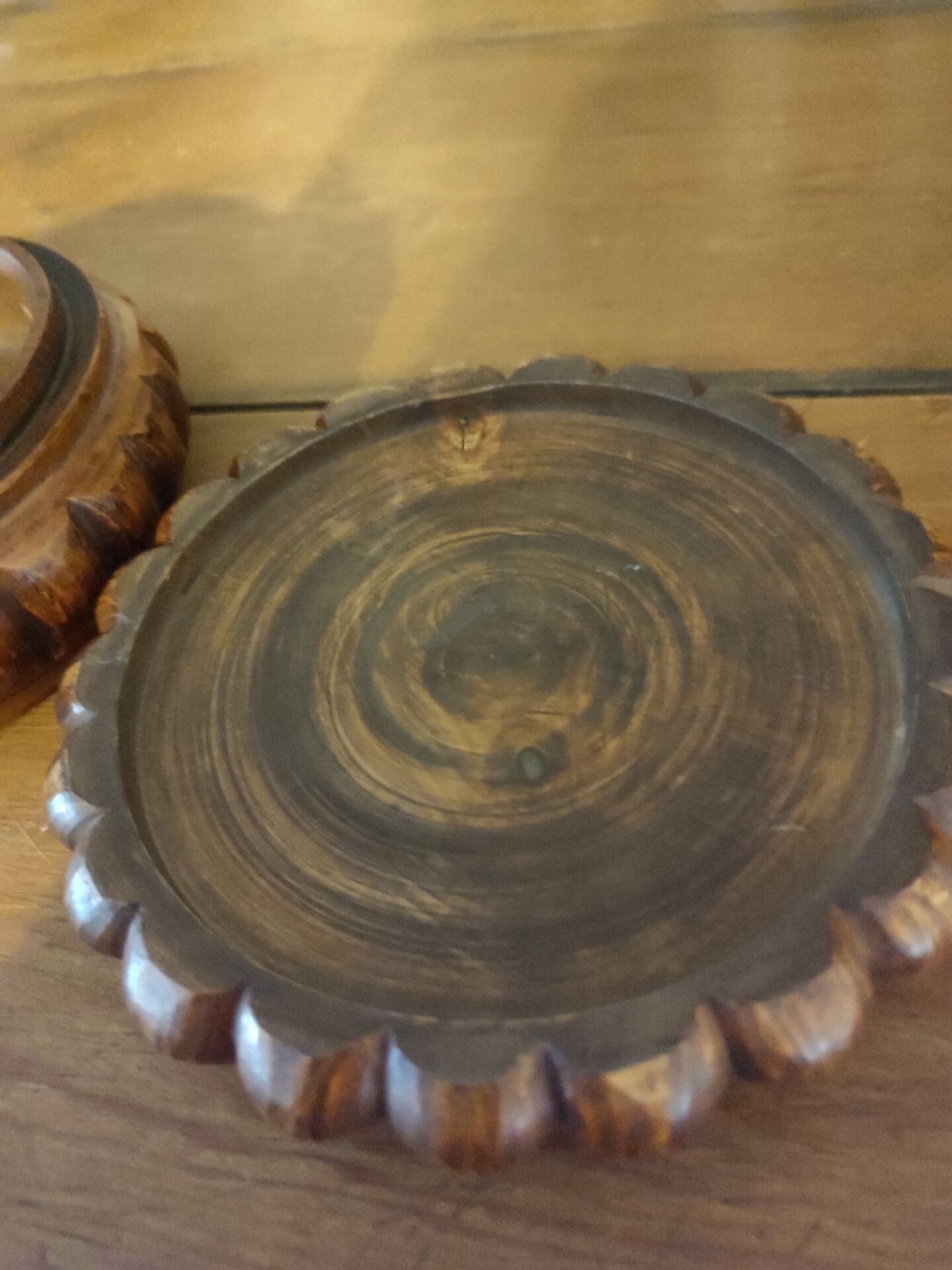 Boîte en bois vintage J.Perard
