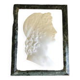 Profil d’un jeune homme dans le goût de l’antique en marbre