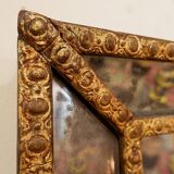 Miroir perlé en bois doré du 18e siècle