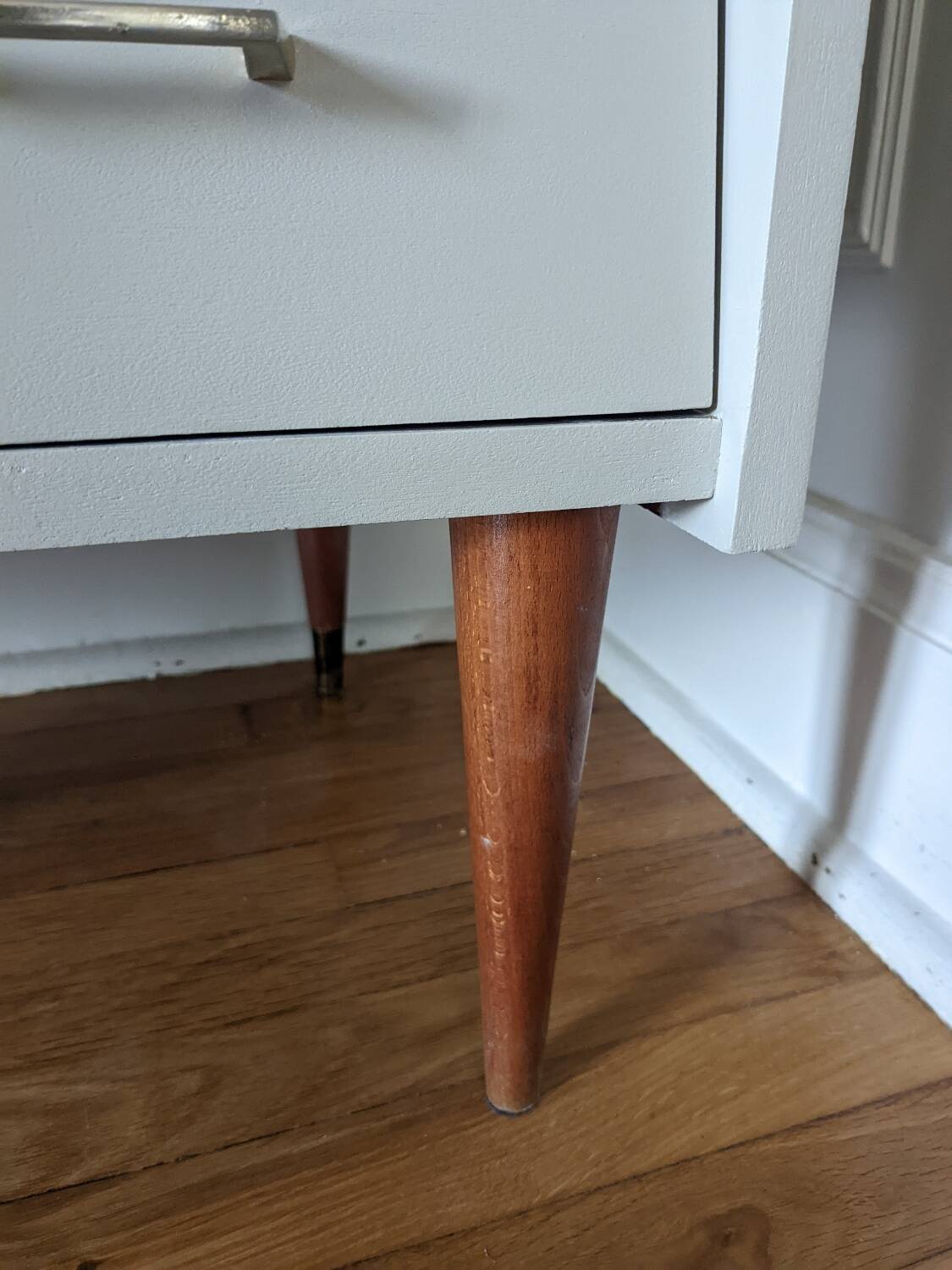 Vintage chest of drawers with spindle legs