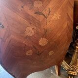 Louis XV style curved chest of drawers in veneer and marquetry, early 20th century