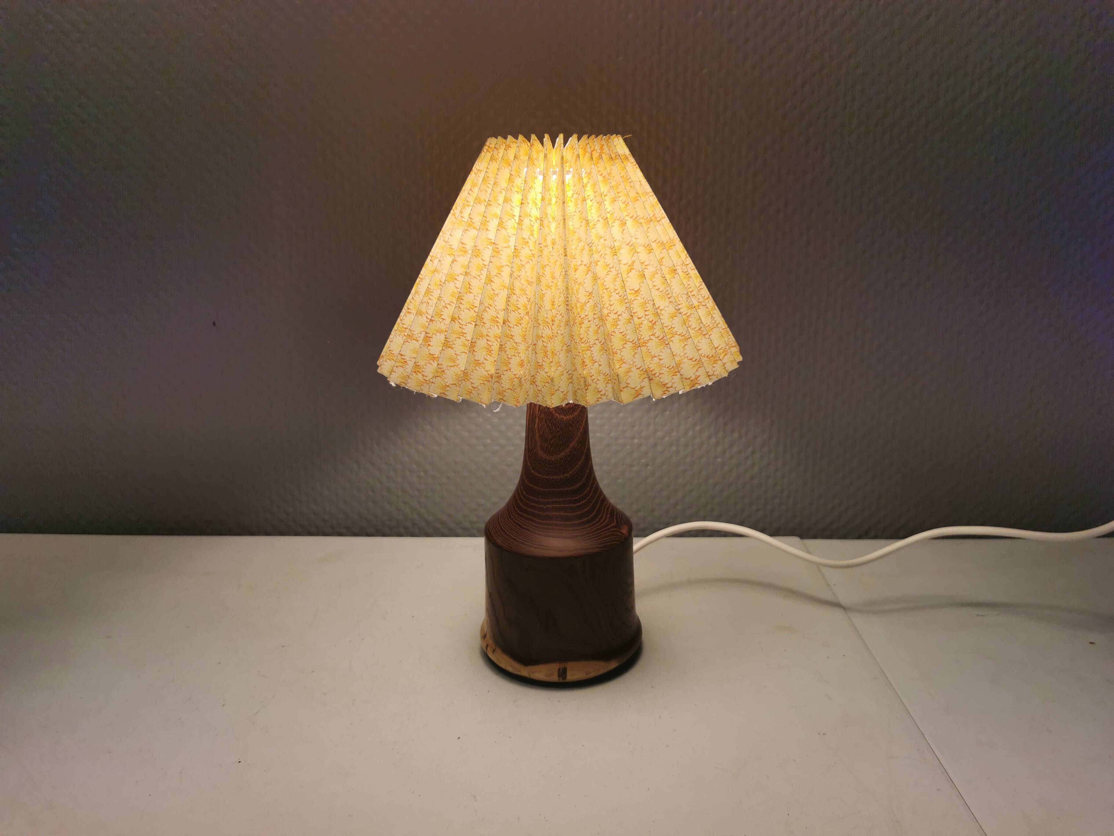 Beautiful sting lamp in twisted wood. Estimated 1970s and Swedish or Danish.