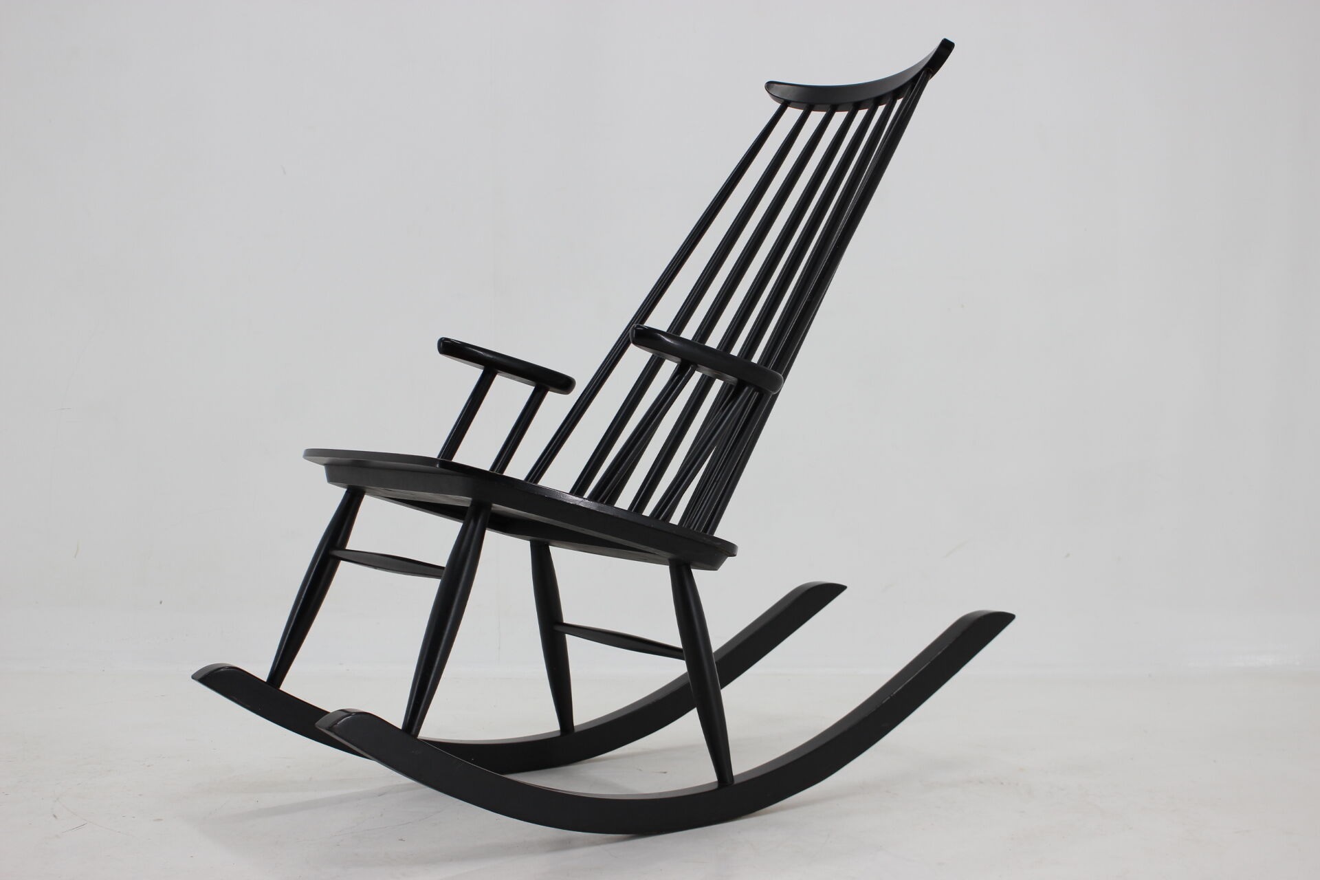 1960s Varjosen Puunjalostus beech rocking chair, Finland