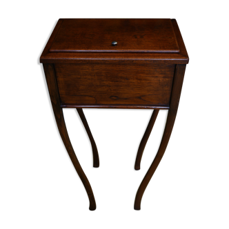 Early victorian mahogany sewing table / box side table