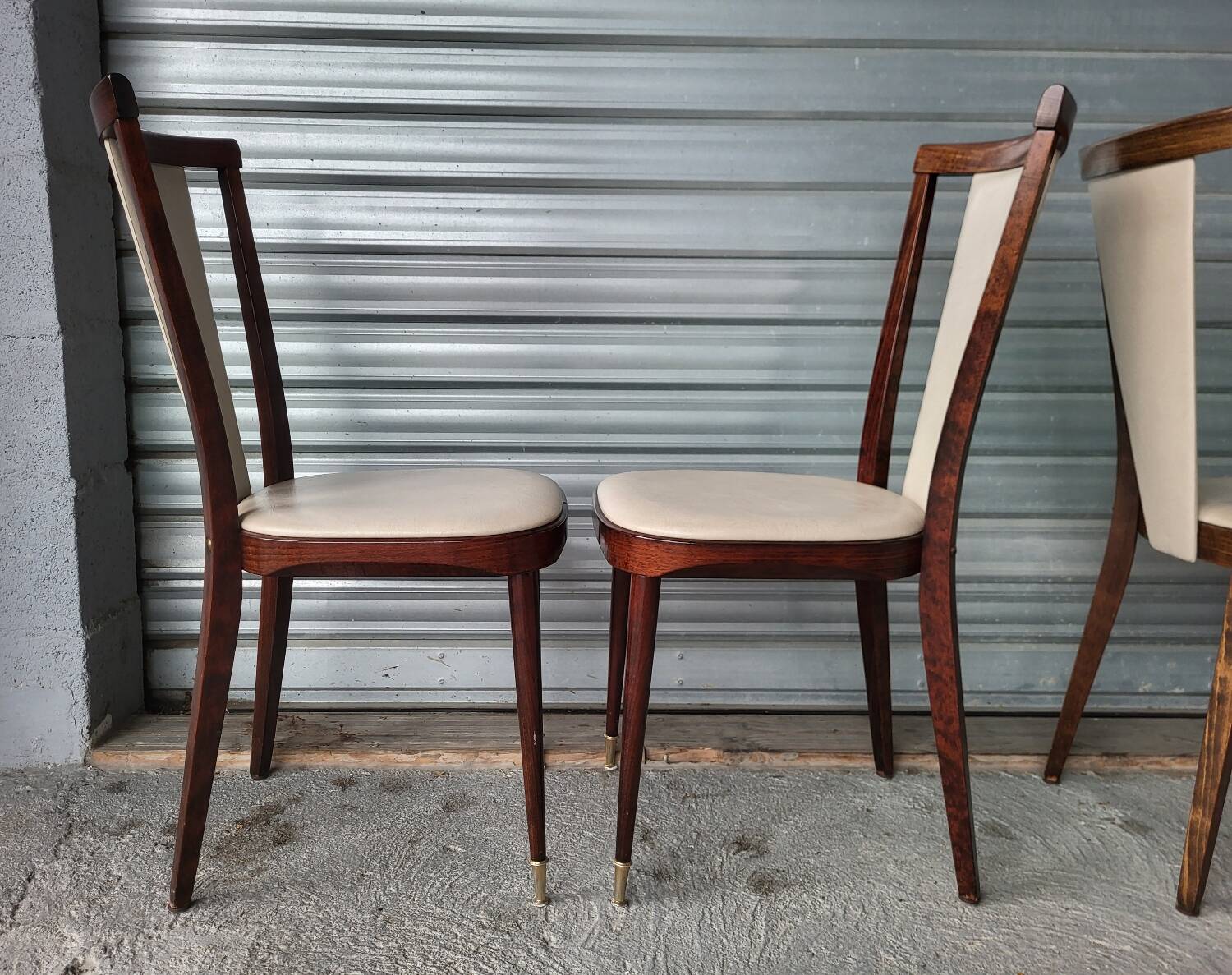 Set of 6 Baumann N°84 vintage chairs in very good condition.