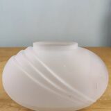 Vase en verre dépoli