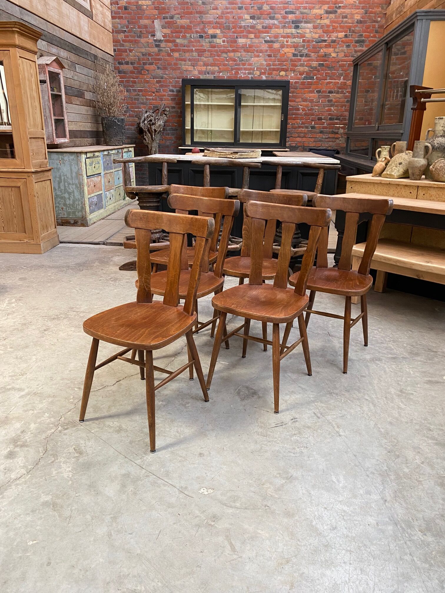 Suite de 6 chaises de bistrot
