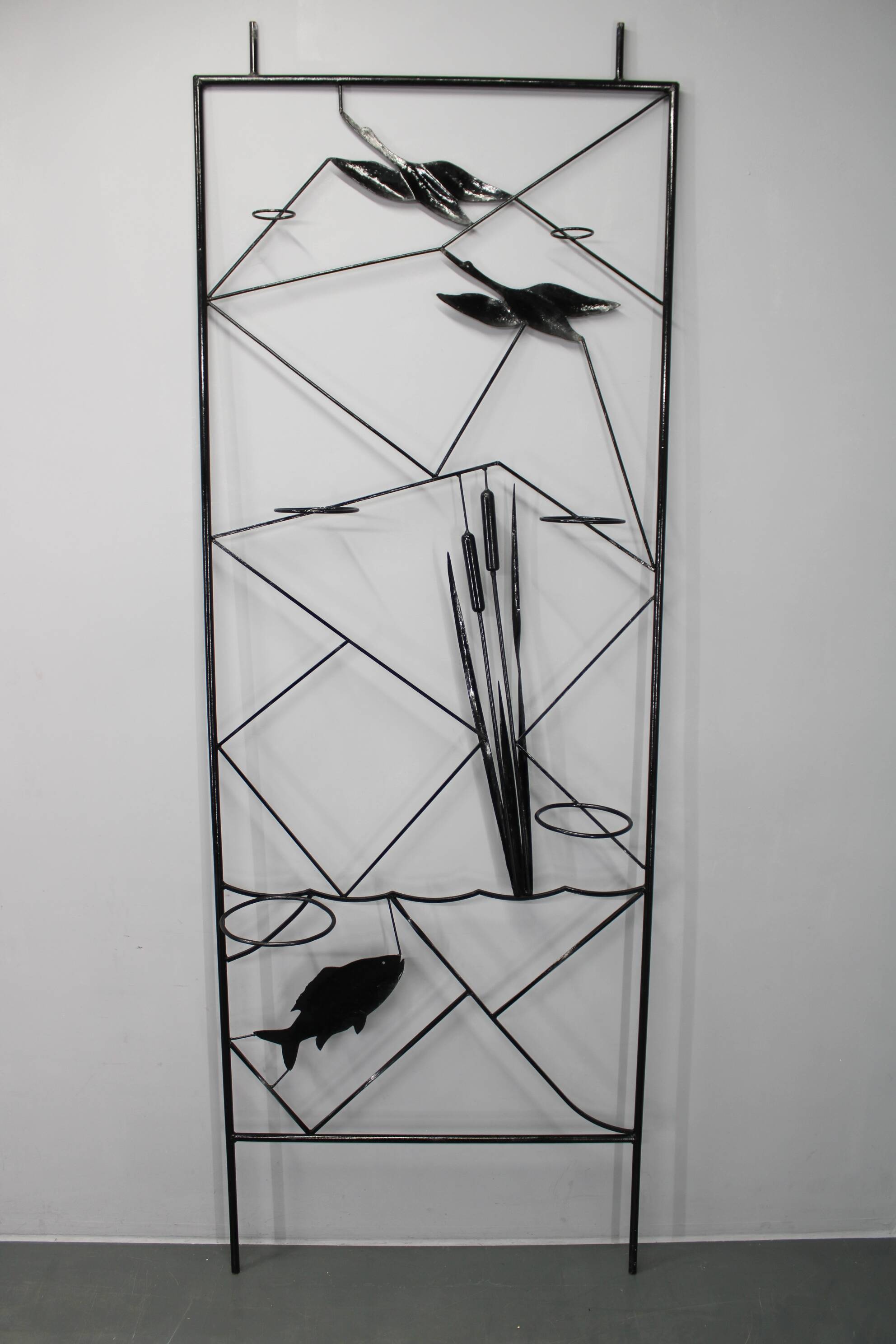 Paravent en métal noir de style mi-siècle avec jardinière, années 1970