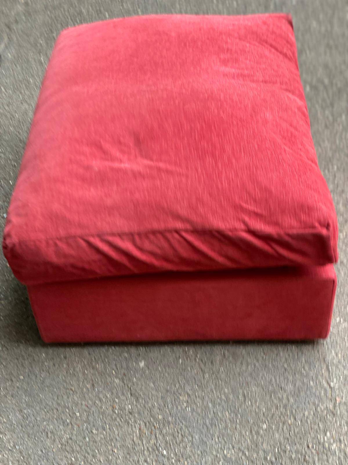 Large burgundy velvet pouf