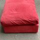 Grand pouf en velours bordeaux