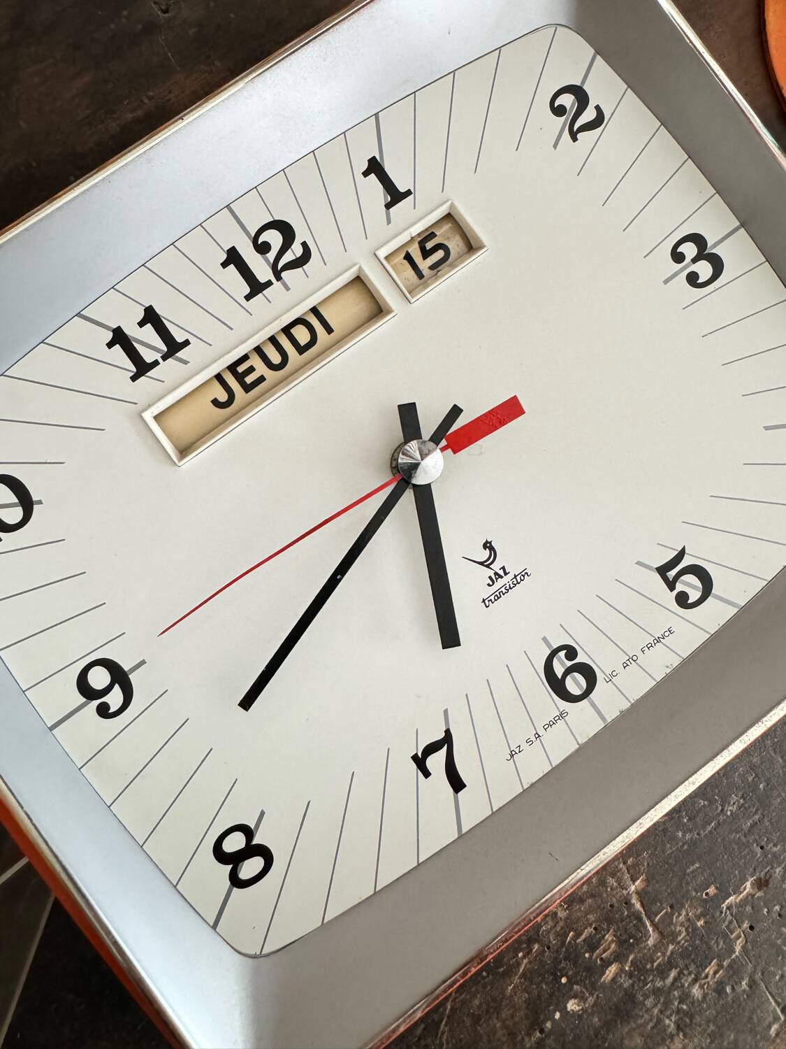 Jaz vintage orange transistor pendulum