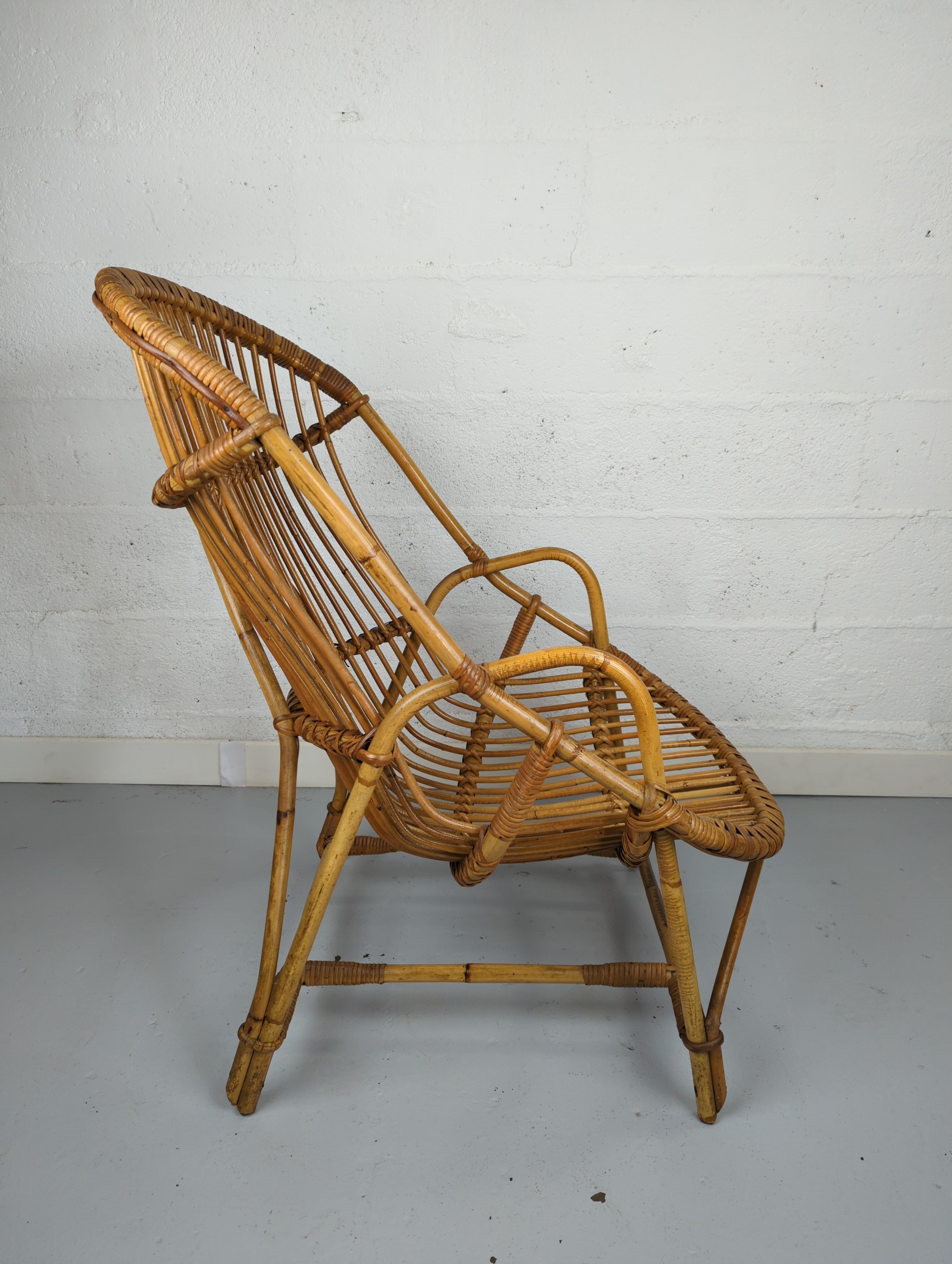 Fauteuil corbeille en rotin vintage