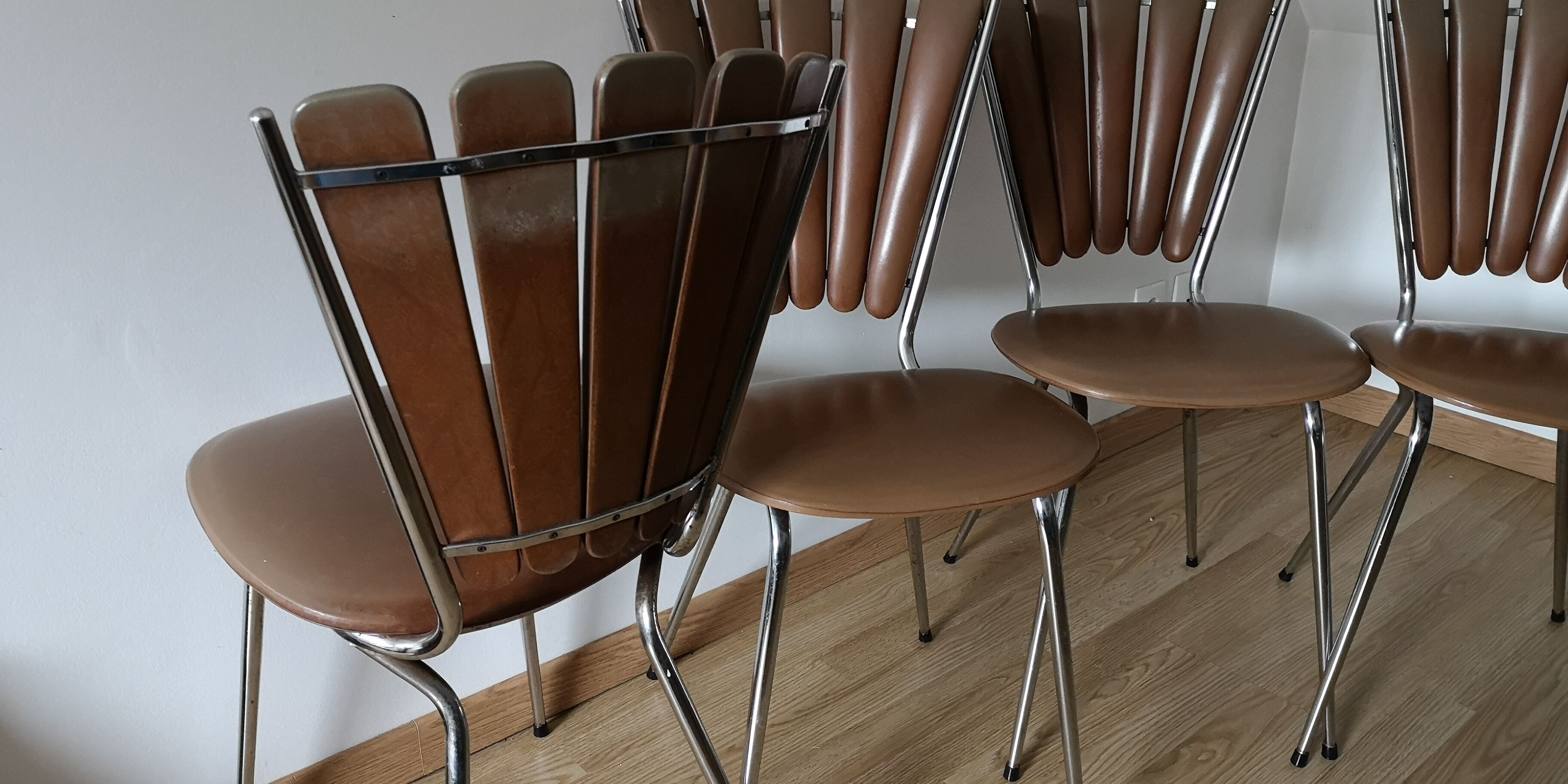 Lot of 4 chairs vintage petals 1970s