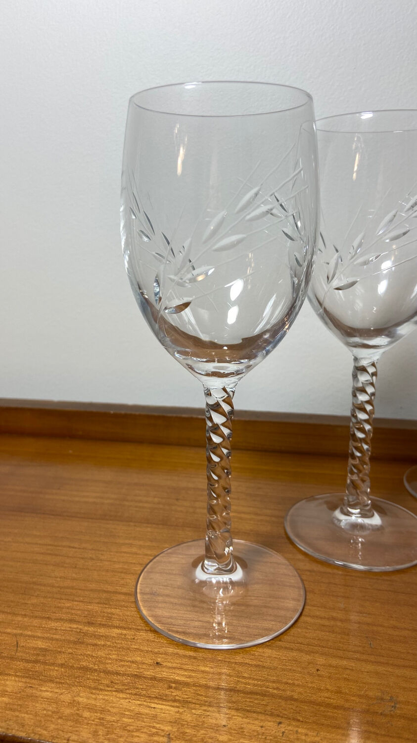 PRODUCT BHV - Set of 5 wine glasses in cut crystal 1970