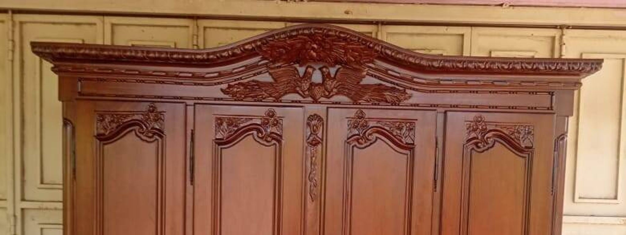 Armoire normande de mariage en bois massif 4 portes