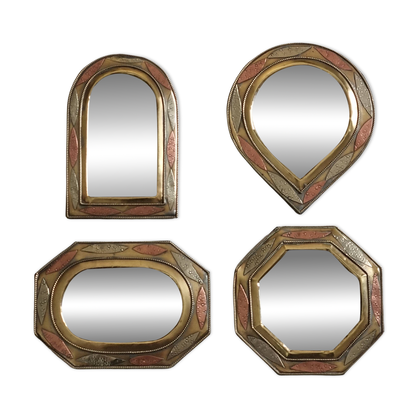 Set of 4 wall mirrors in brass and copper, Moroccan craftsmanship, 15 cm