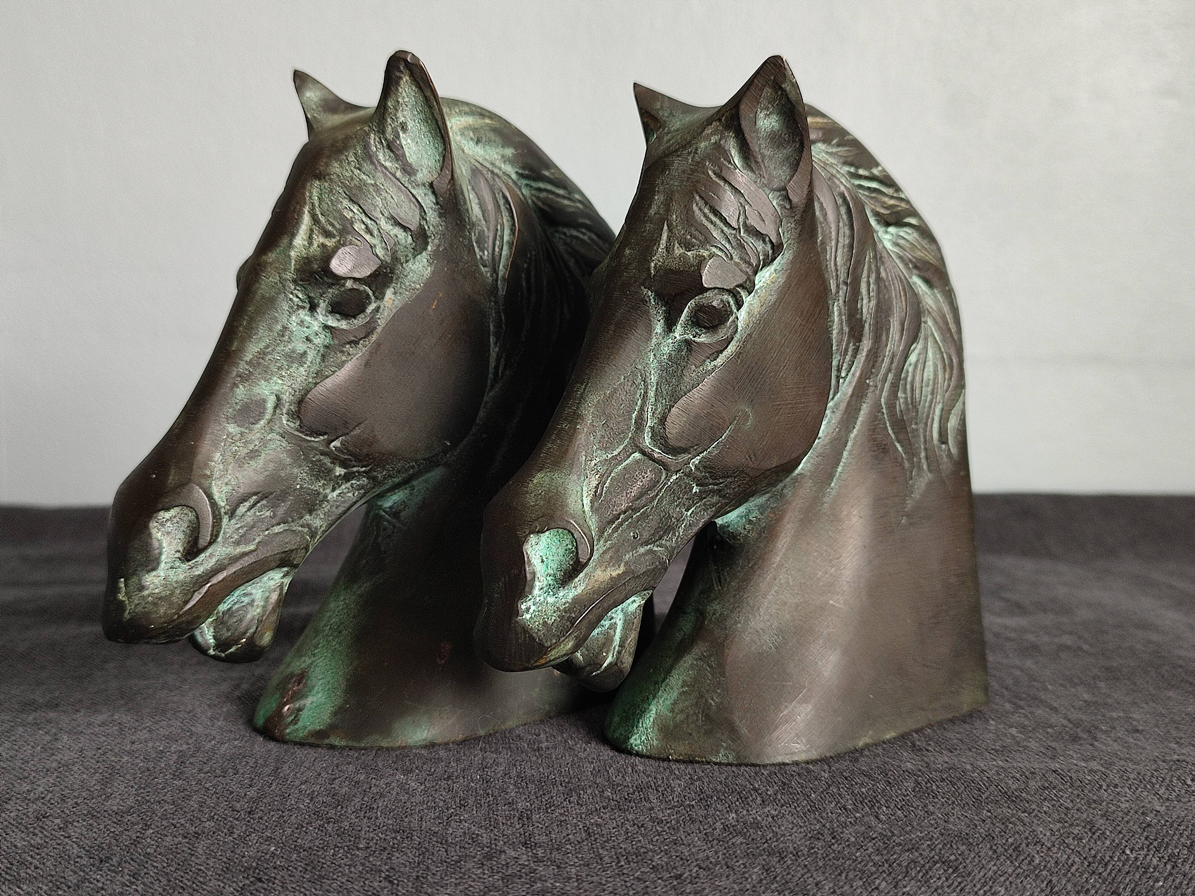 Serre livre tête de cheval en bronze patiné vintage