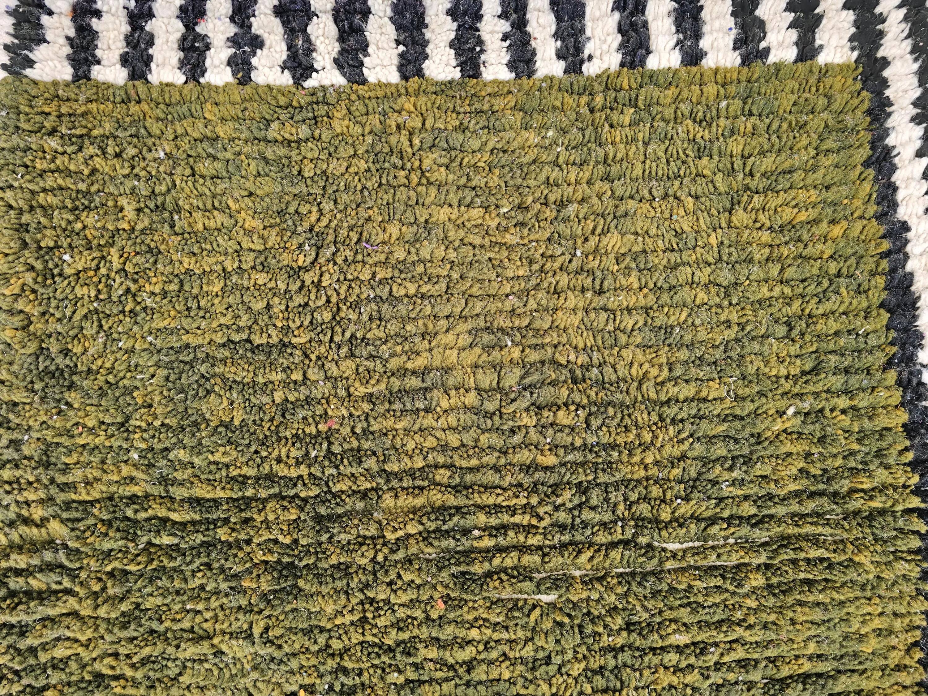 Unique Moroccan rug made of natural wool, 2.5x1.5 m.