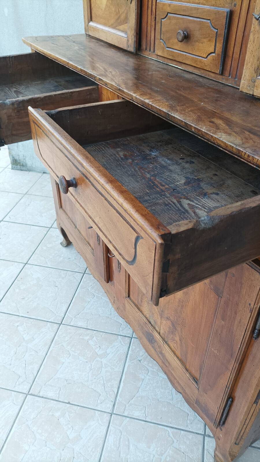 Louis XV sideboard in walnut, 19th century.