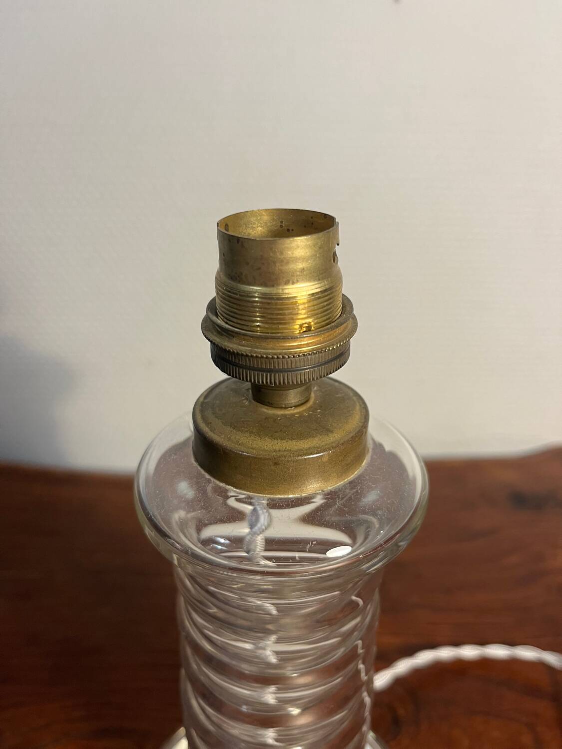 Clear glass lamp bulb