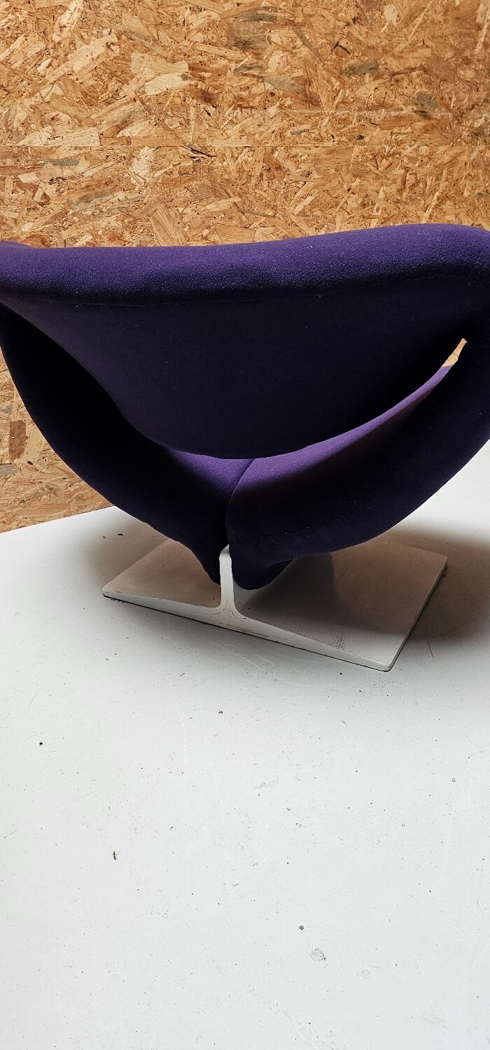 Artifort Ribbon chair designed by Pierre Paulin in 1960.