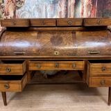 Bureau à cylindre de centre en noyer, époque Louis XVI