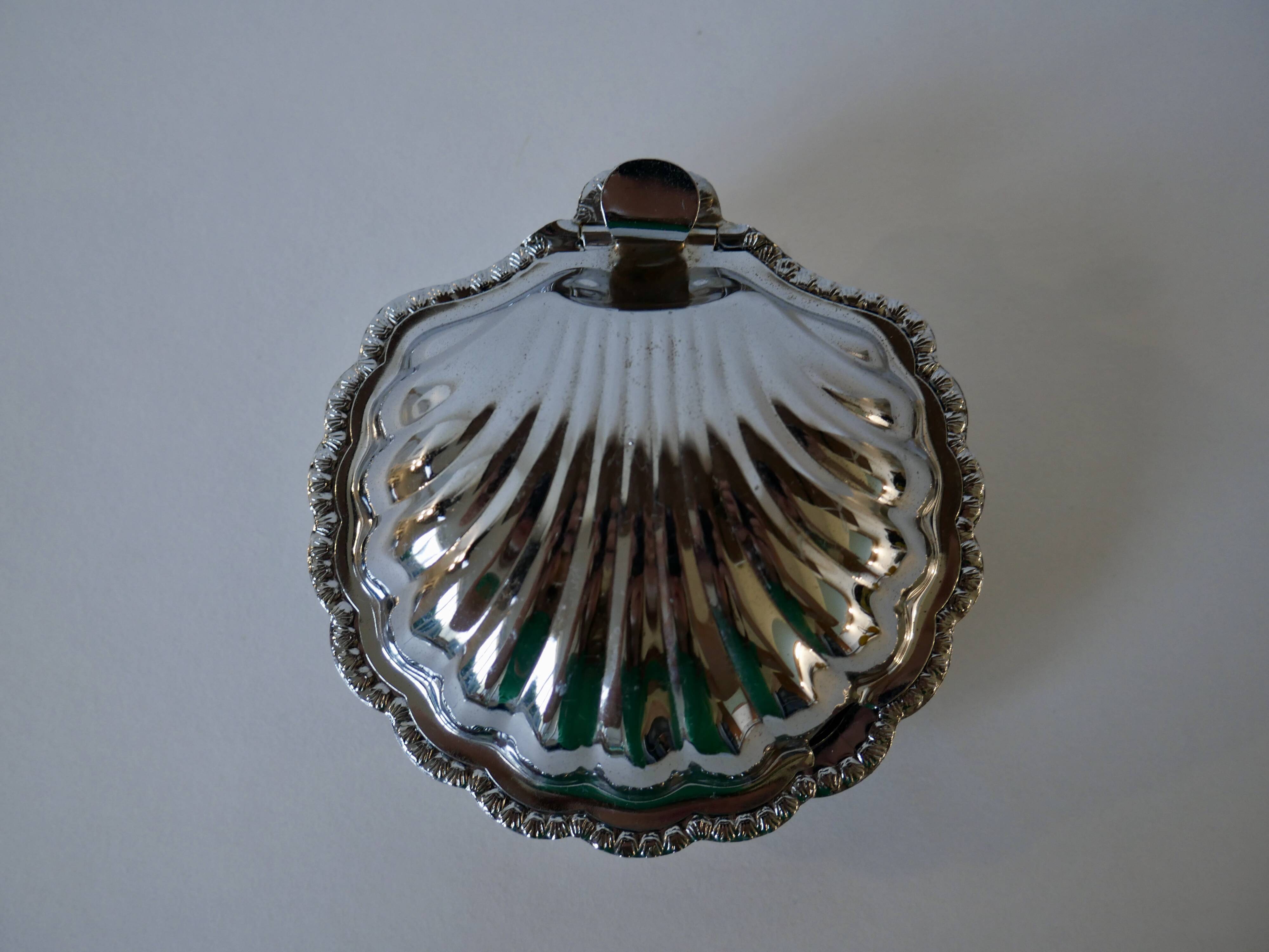 Shell pocket in silver metal from the 60s and 70s