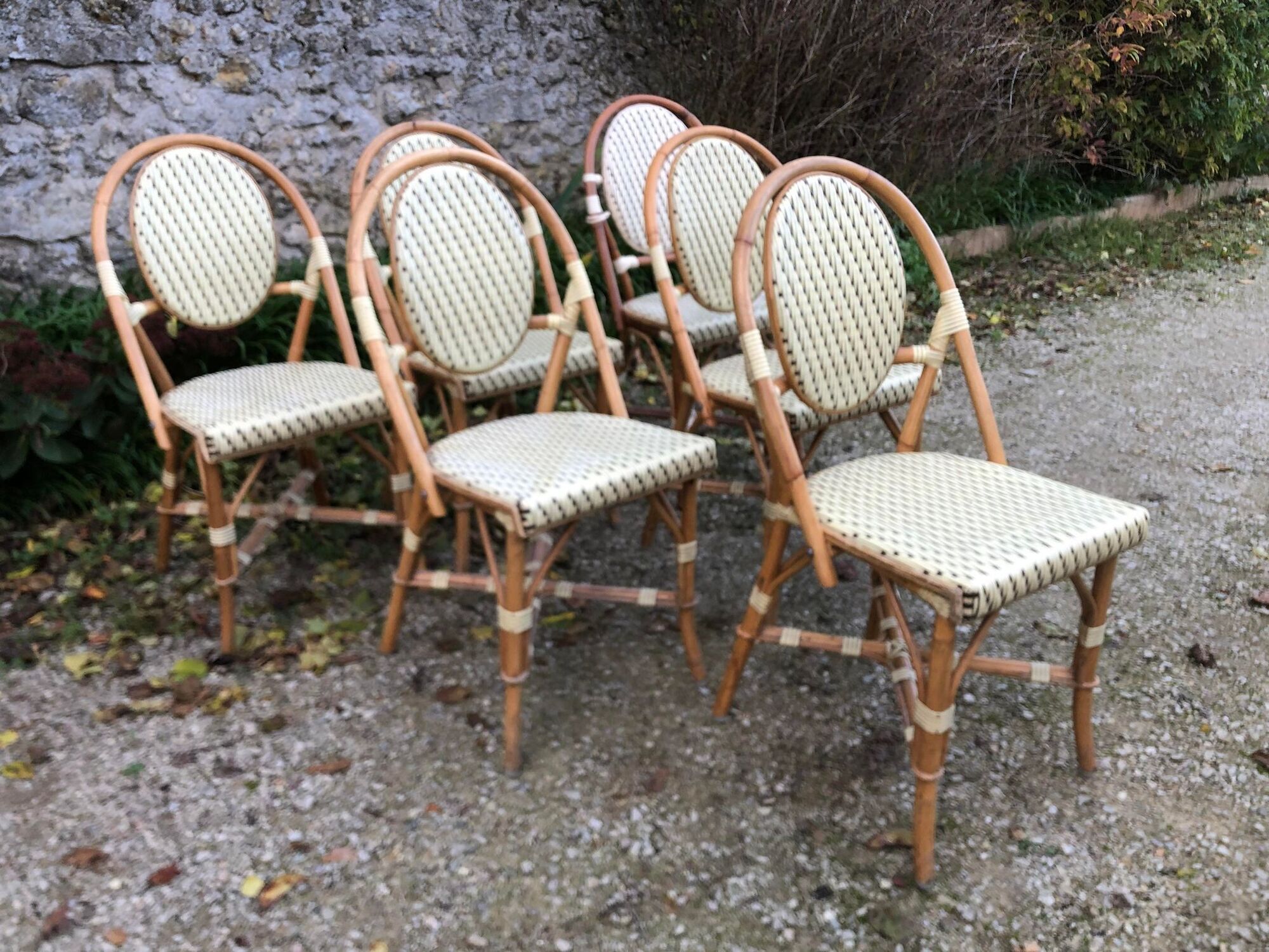 Ensemble de 6 chaises de terrasse " bistrot" en rotin naturel.