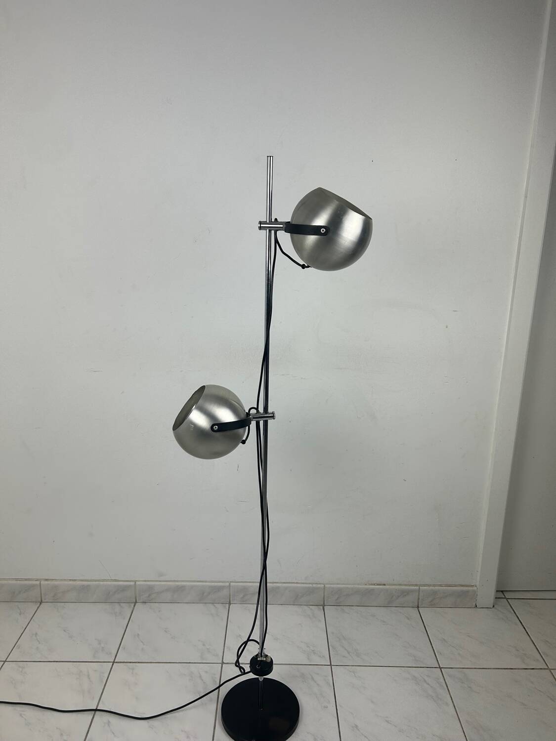 Lampadaire vintage en forme de boule oculaire Anvia