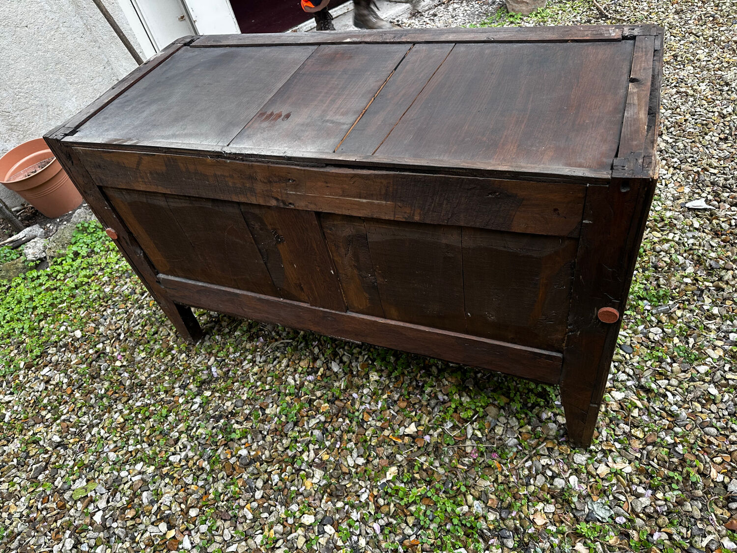 Transitional Louis XV - Louis XVI commode from the 19th century.