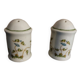 Salière et poivrière en porcelaine