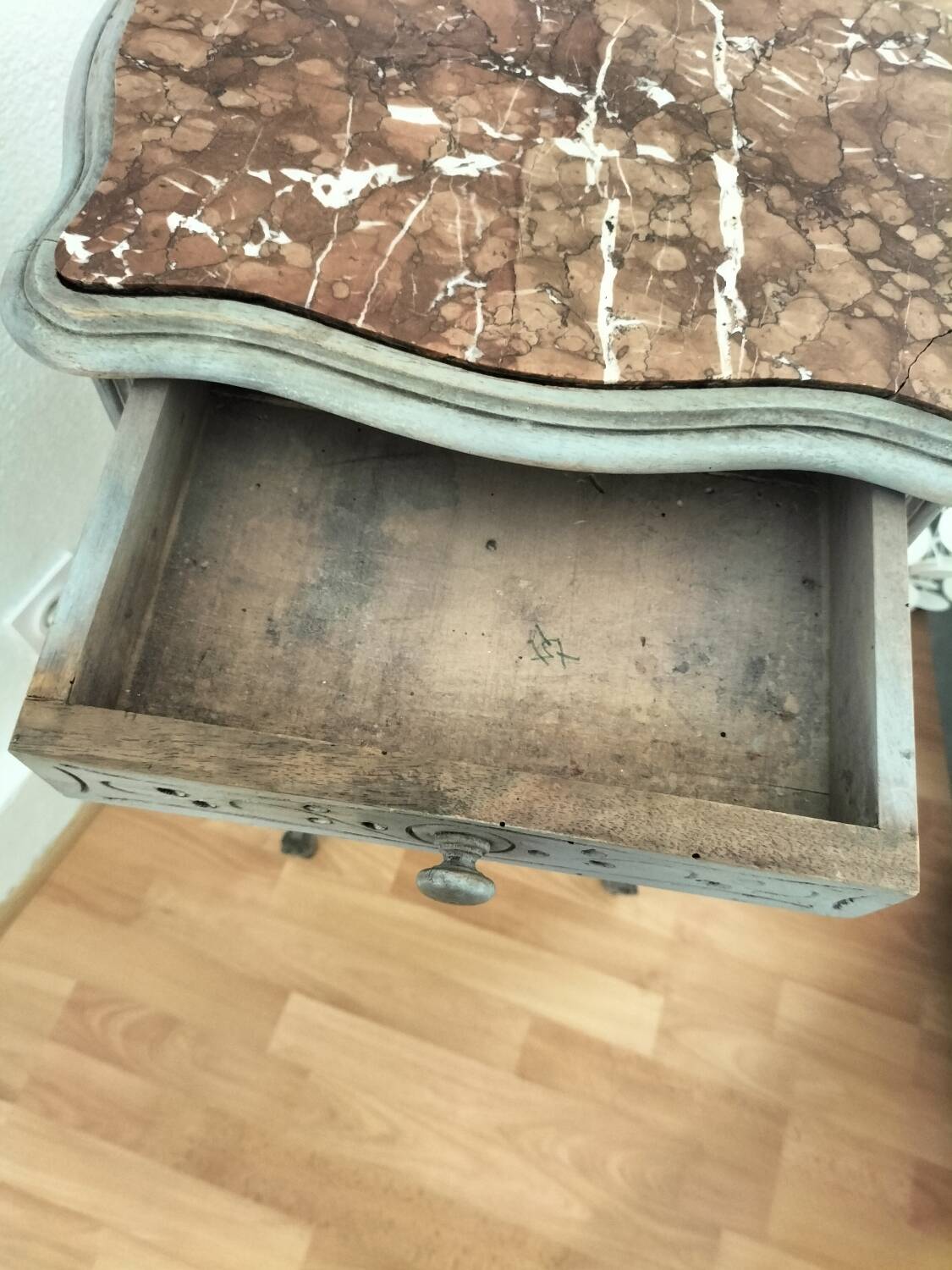 Table de chevet en bois et marbre, 1 tiroir et 1 placard