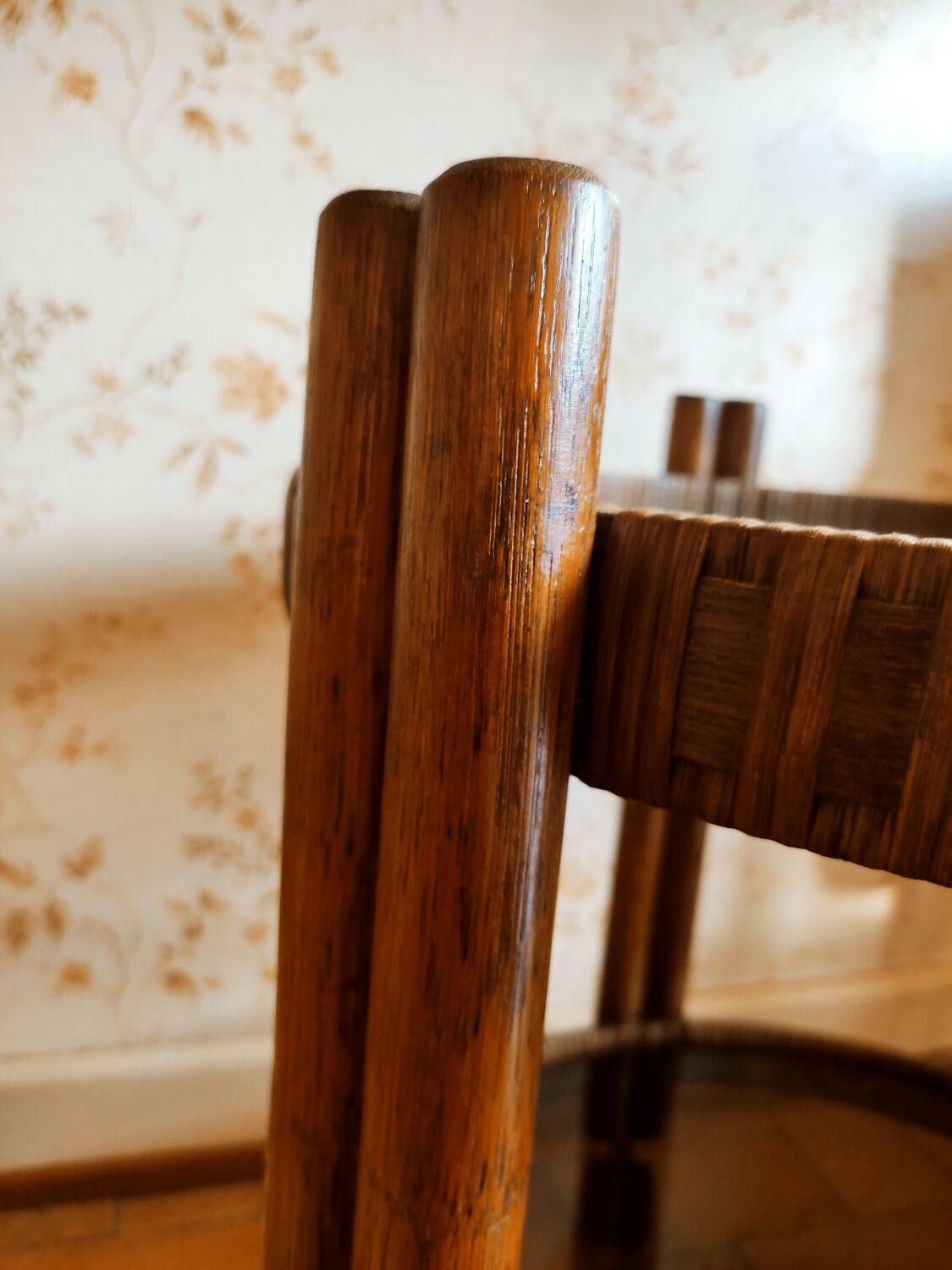 Round rattan bar table on wheels