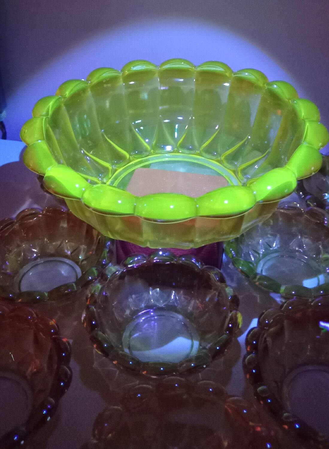 Vintage salad bowl service and 8 iridescent glass cups