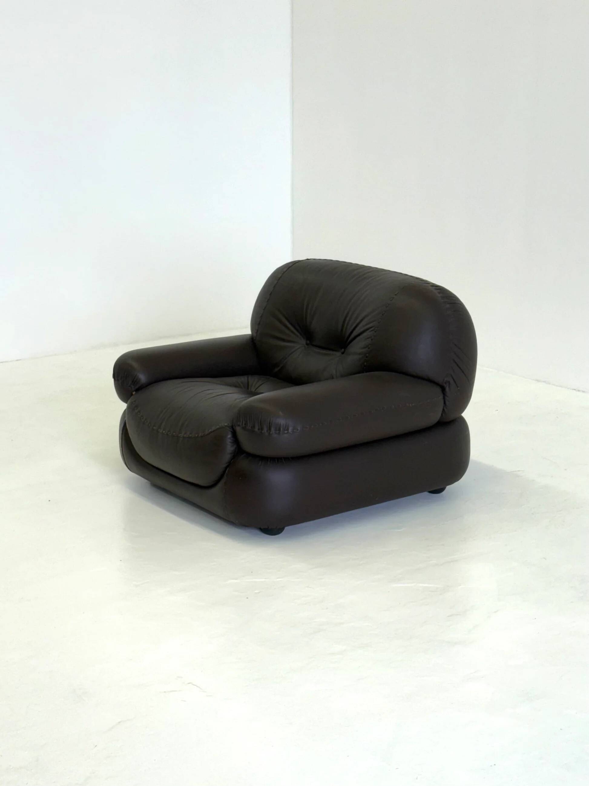 Dark brown leather Sapporo armchair for Mobil Girgi