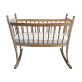 Crib in pearl wood crib