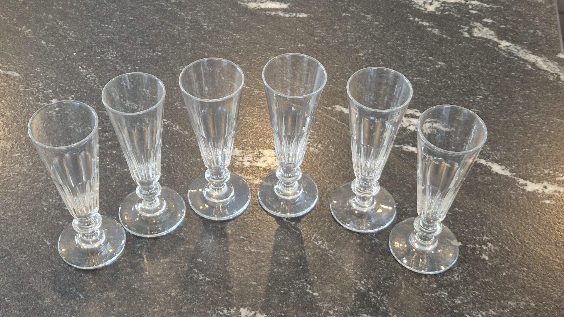 Ensemble de 6 flûtes à champagne en cristal