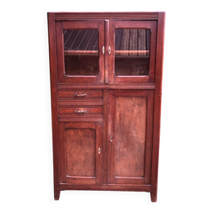 Armoire vintage parisienne