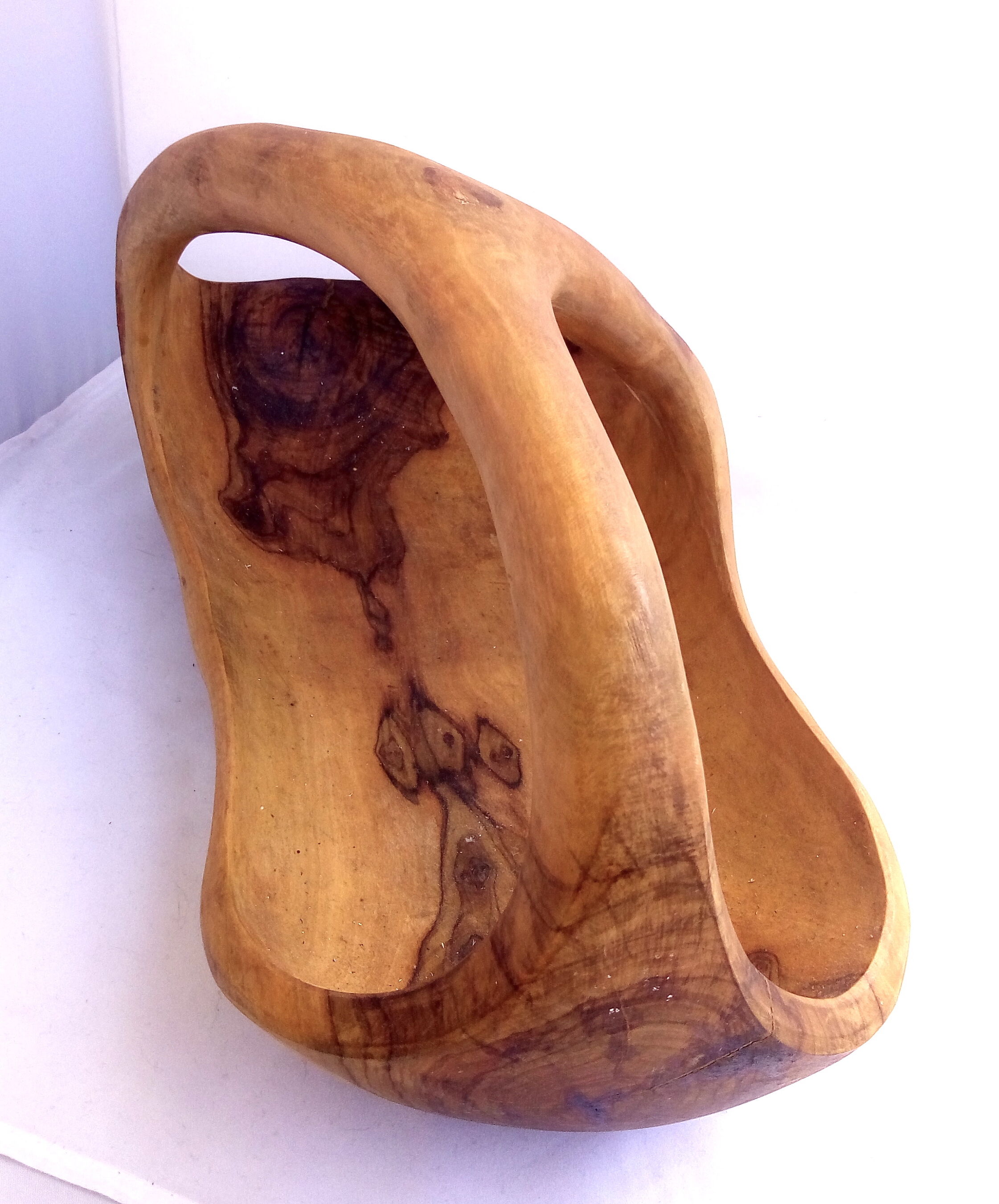 Brutal olive wood cut