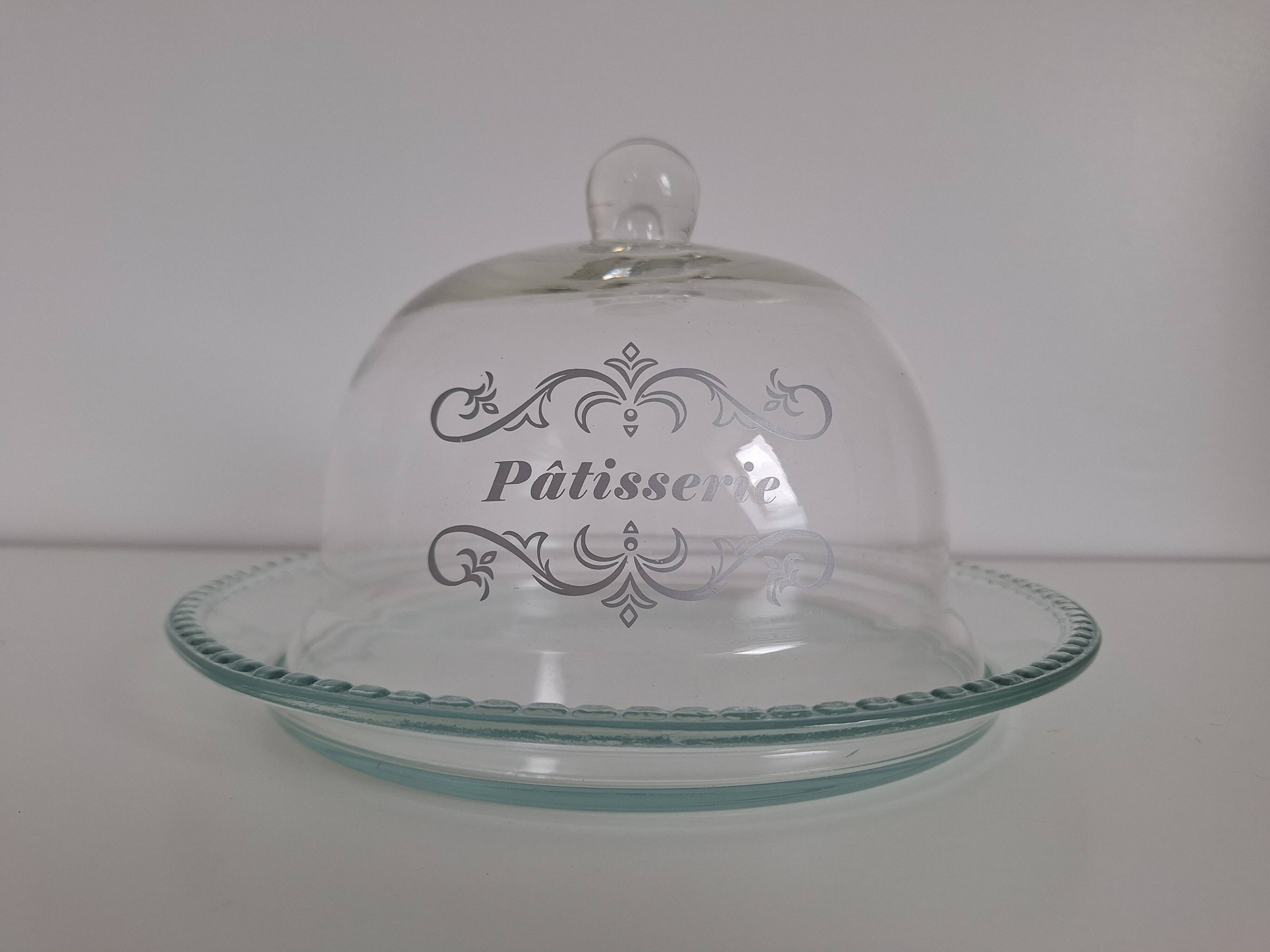 Cake dish with bell
