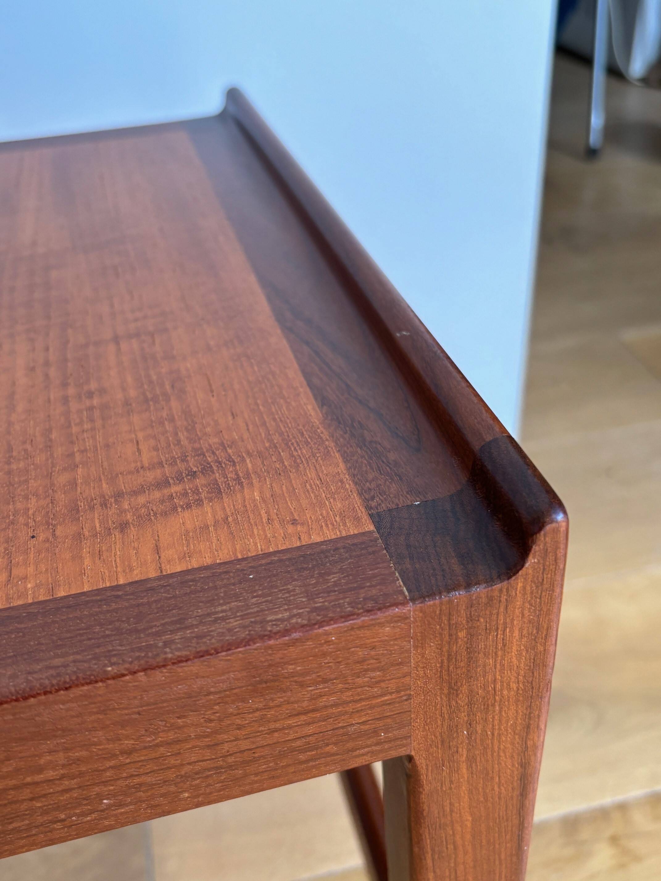 table de chevet ou d'appoint teck et palissandre - Suède années 50/60