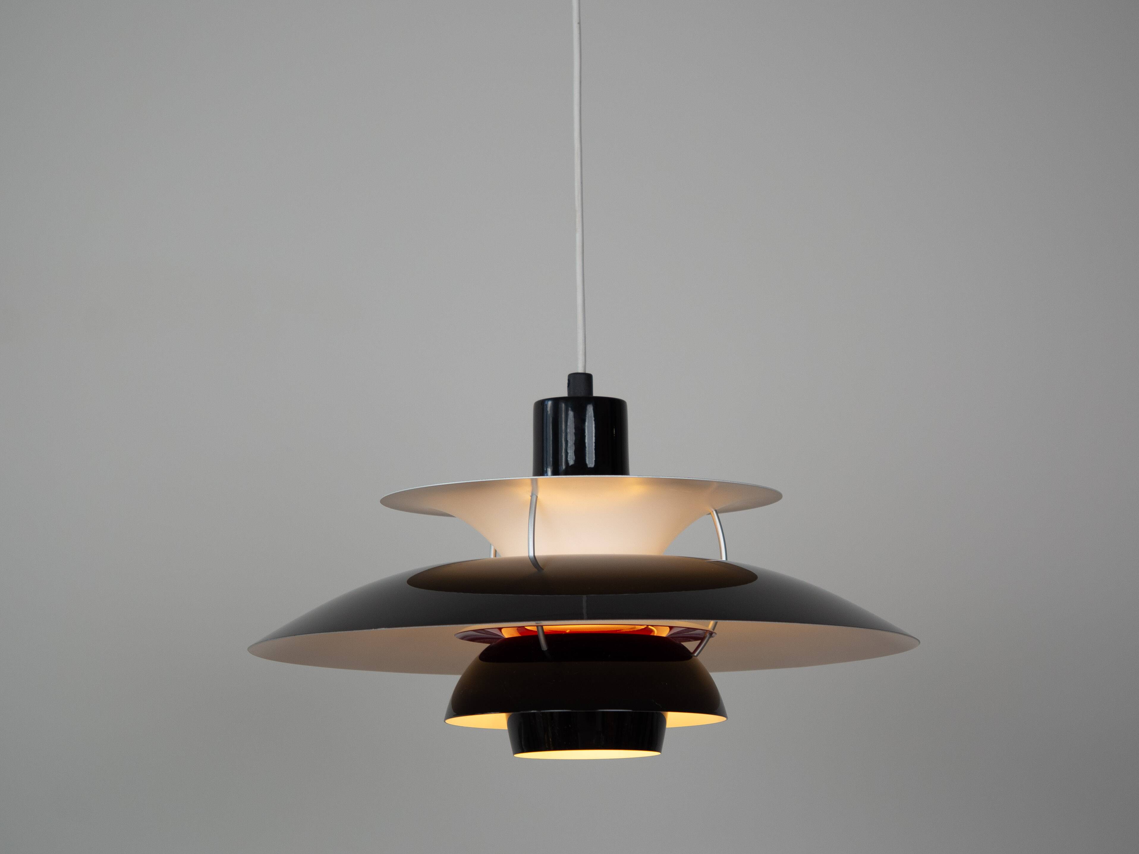 Suspension danoise PH 5 par Poul Henningsen, Louis Poulsen, 1958